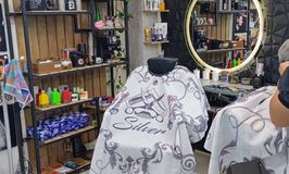 آرایشگاه نقره‌ای محمد